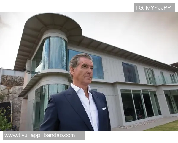 皮尔斯谈少妇与少男情感关系女主持表态不偏好年轻男性 皮尔斯谈少妇与少男情感关系女主持表态不偏好年轻男性