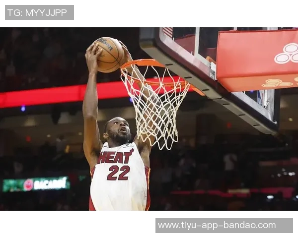 鲍威尔强调维金斯需提升进攻侵略性以助球队更进一步 鲍威尔强调维金斯需提升进攻侵略性以助球队更进一步